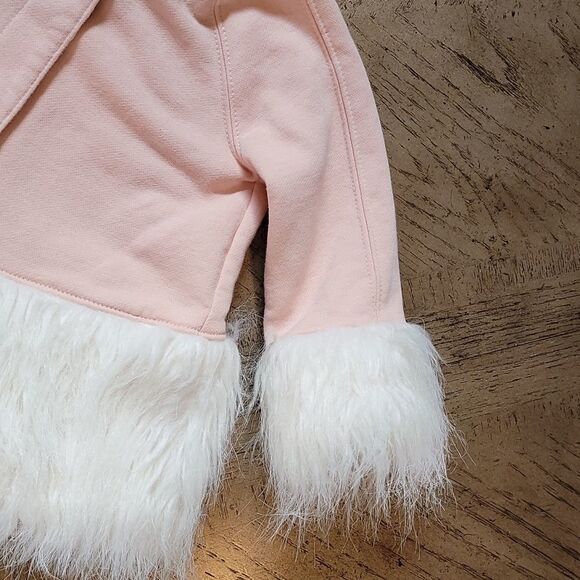 24 month blush pink with white fur jacket💞🤍 - Picture 3 of 11